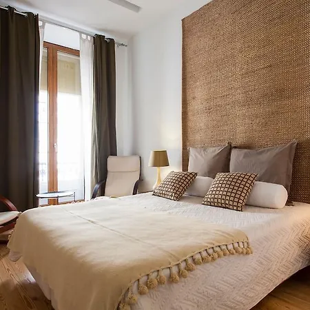 Downtown Brown By Homing Hotel